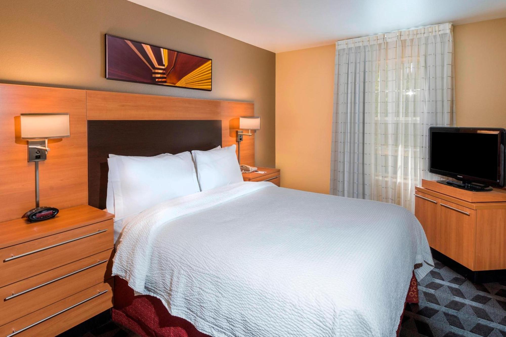 Towneplace Suites By Marriott Atlanta Кеннесо Экстерьер фото