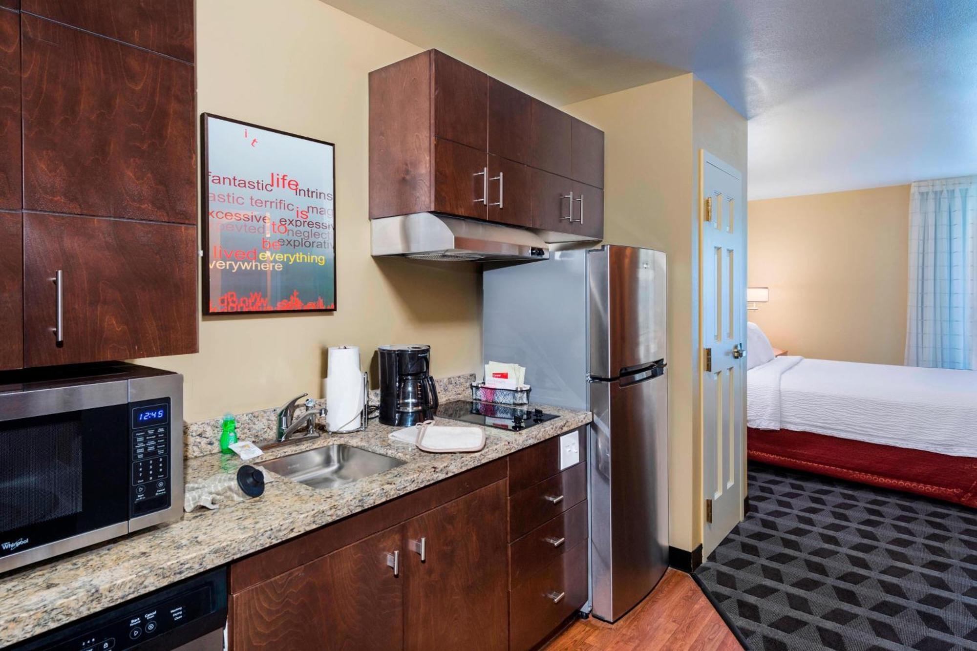 Towneplace Suites By Marriott Atlanta Кеннесо Экстерьер фото