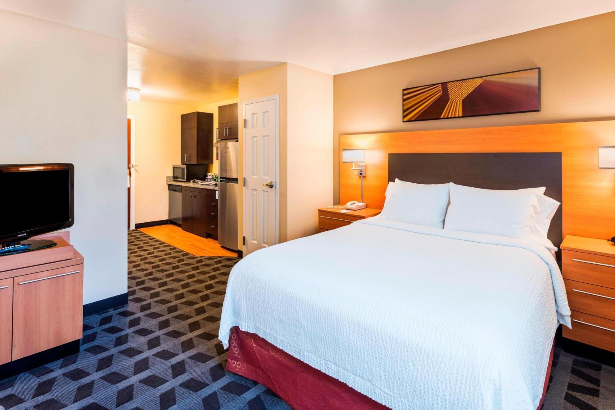 Towneplace Suites By Marriott Atlanta Кеннесо Экстерьер фото