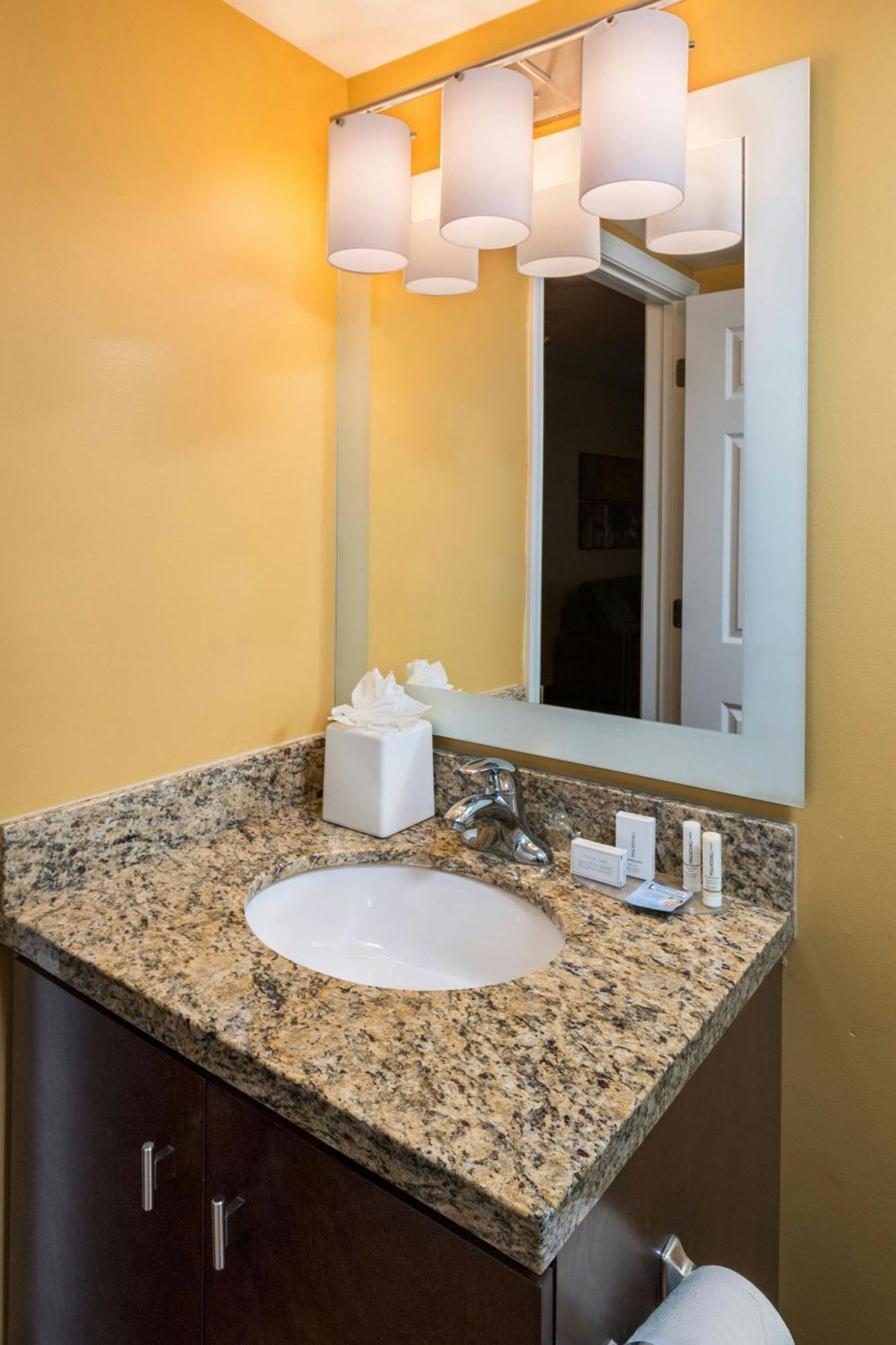 Towneplace Suites By Marriott Atlanta Кеннесо Экстерьер фото