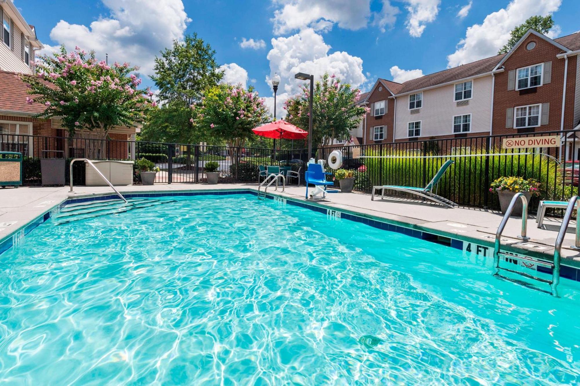 Towneplace Suites By Marriott Atlanta Кеннесо Экстерьер фото