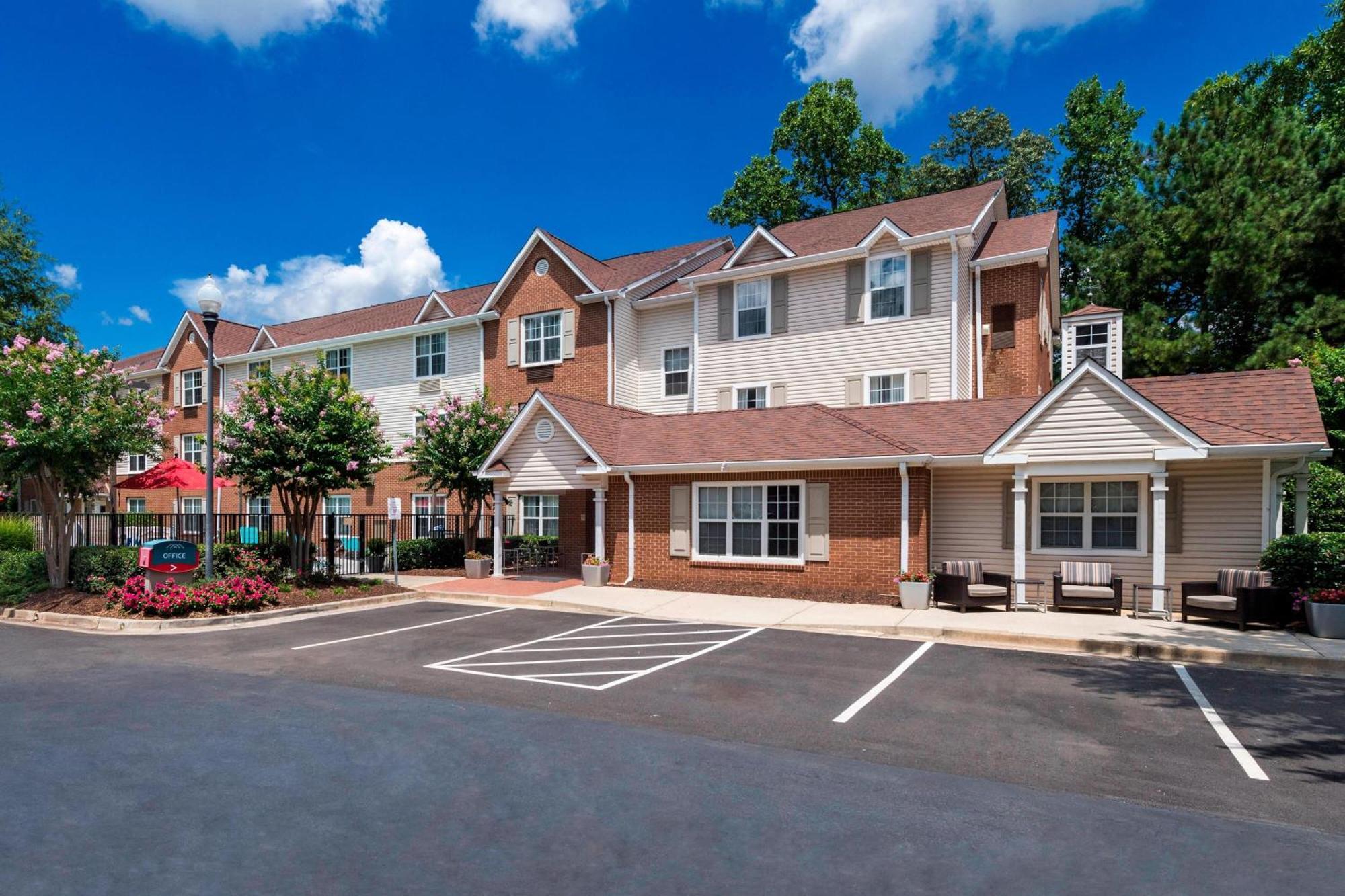 Towneplace Suites By Marriott Atlanta Кеннесо Экстерьер фото