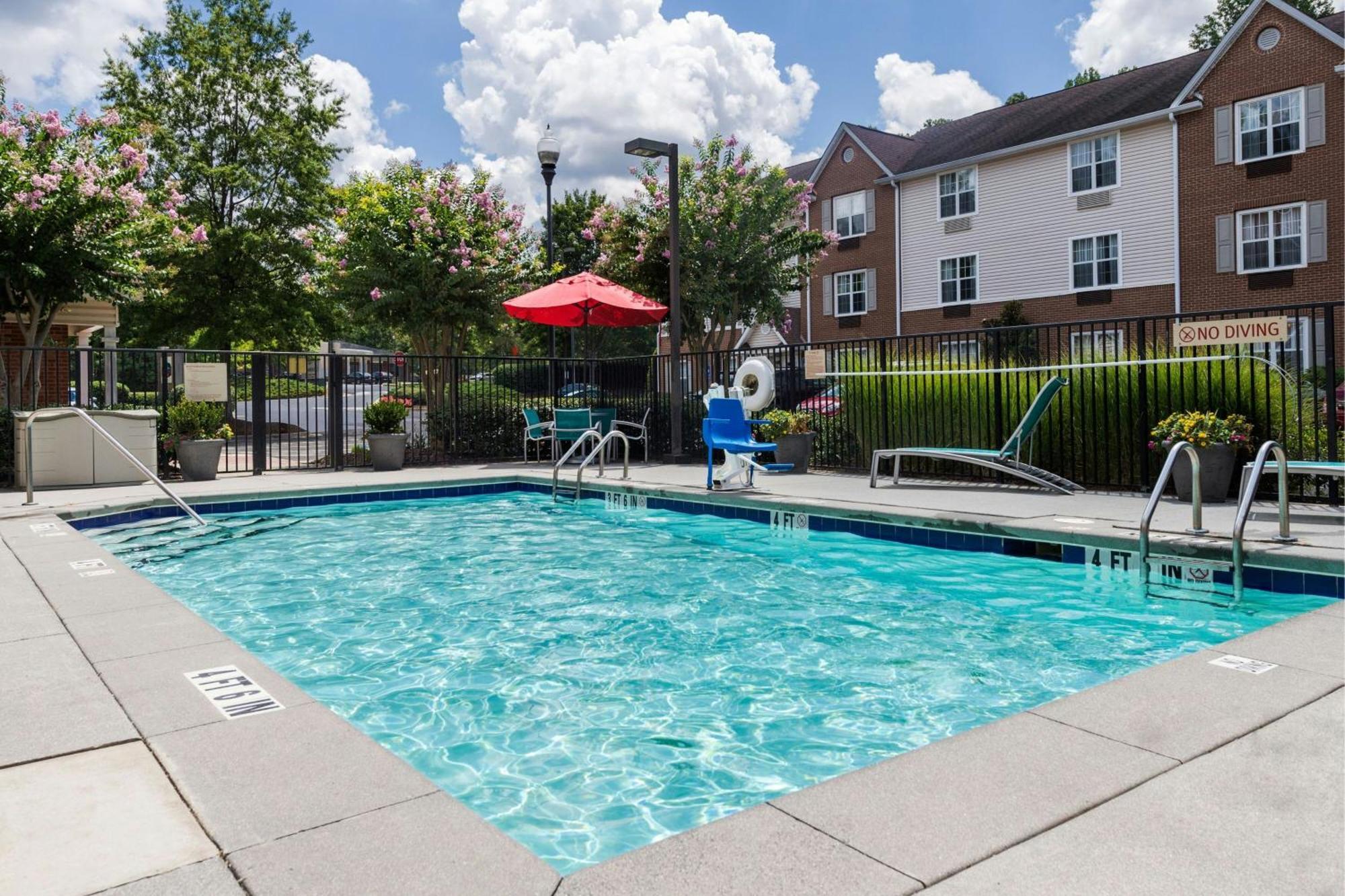 Towneplace Suites By Marriott Atlanta Кеннесо Экстерьер фото