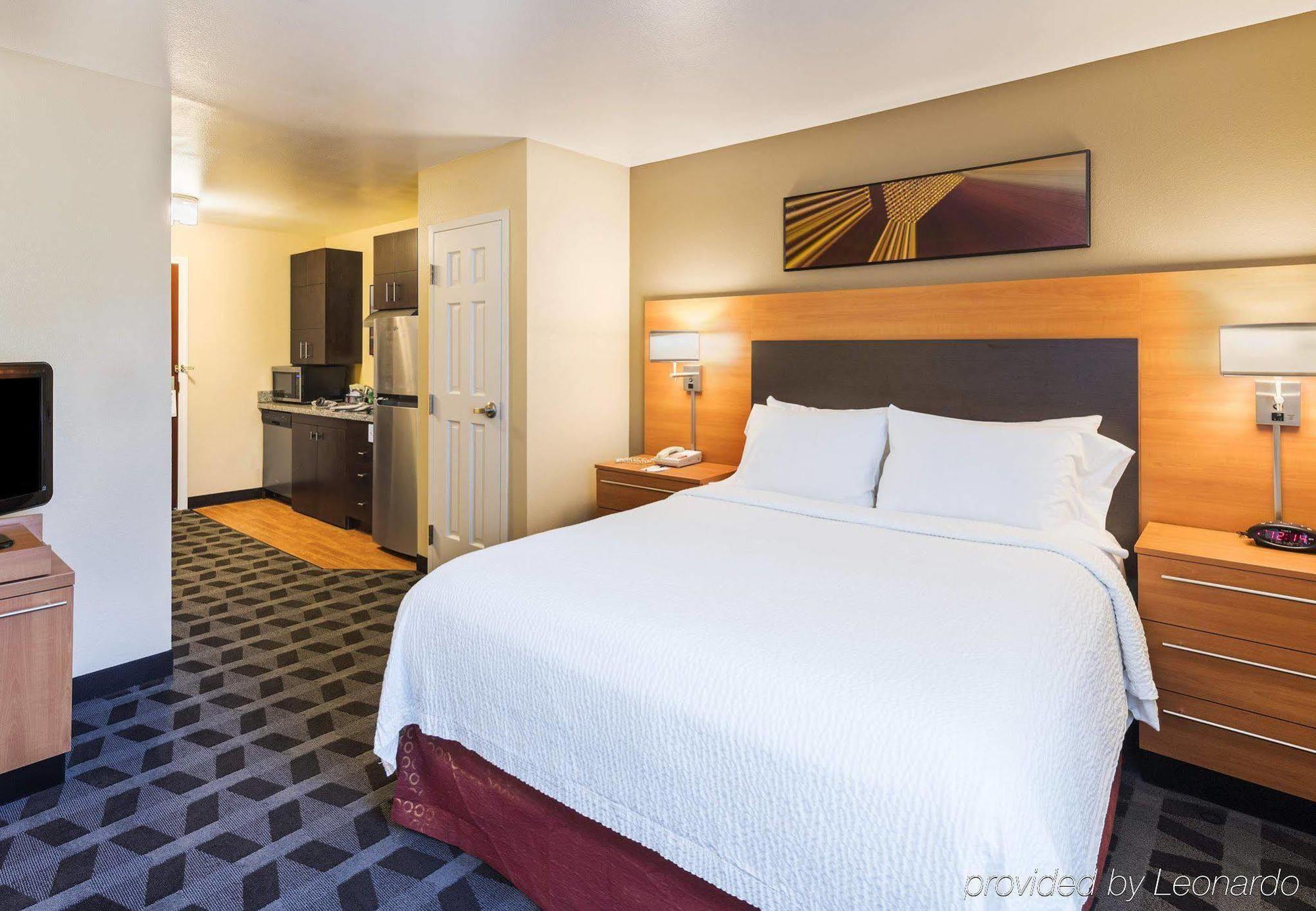 Towneplace Suites By Marriott Atlanta Кеннесо Экстерьер фото