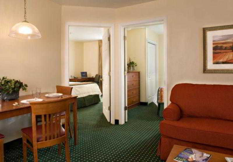 Towneplace Suites By Marriott Atlanta Кеннесо Экстерьер фото
